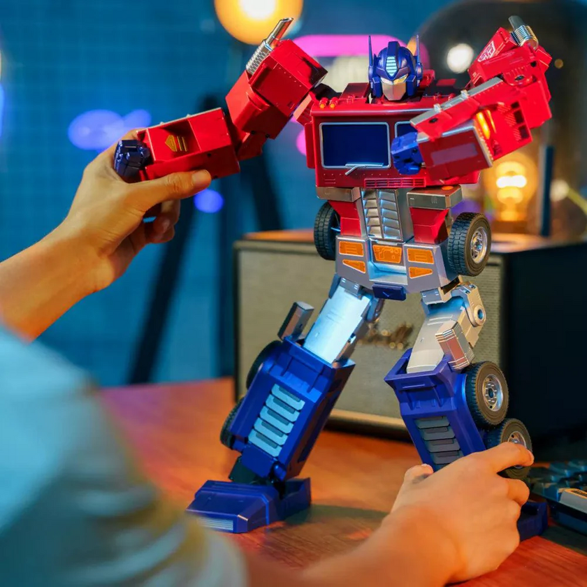 Elite Optimus Prime Auto-converting Robot