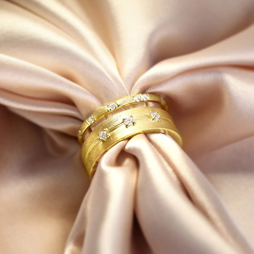 Harmonious Encounter 18K Gold Curved Diamond Ring