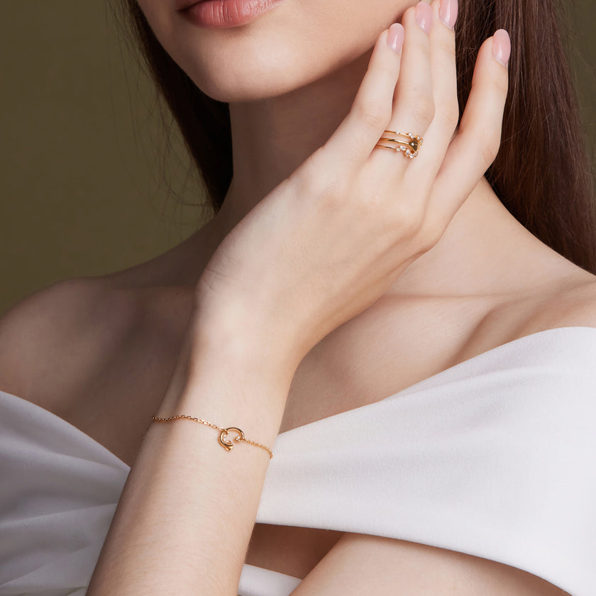 O Letters 18K Gold Customized Diamond Bracelet