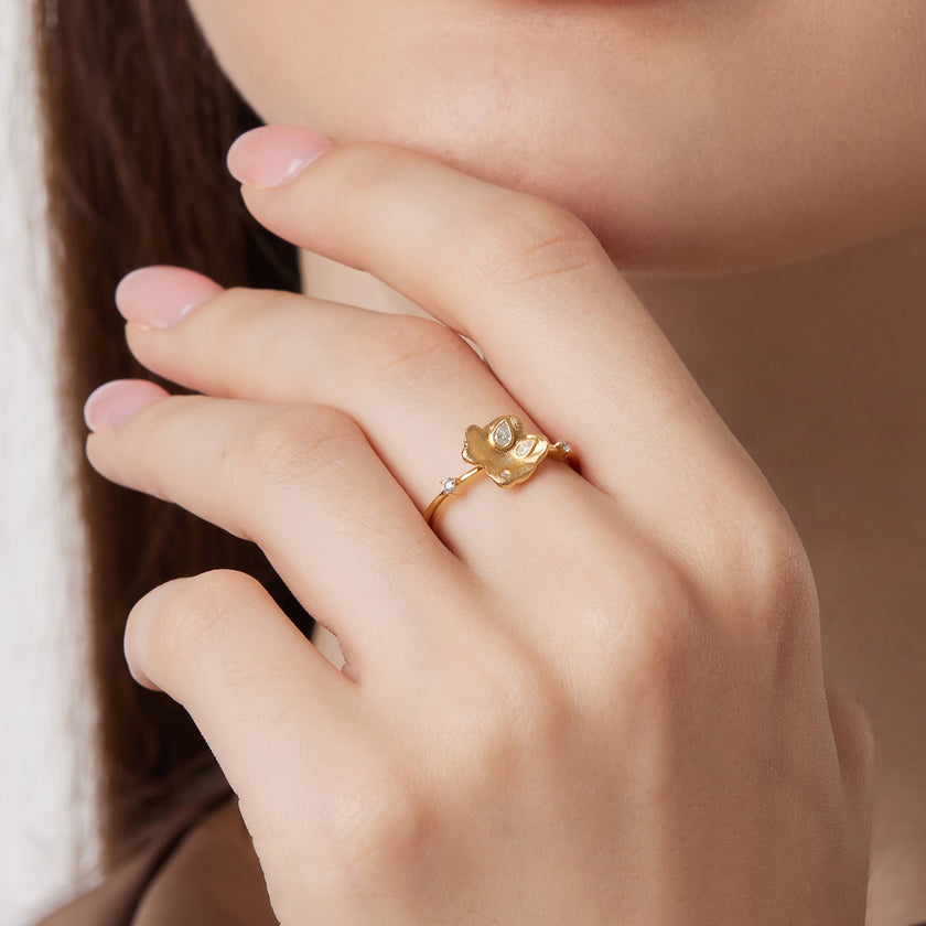 Lettuce 18K Gold Diamond Ring