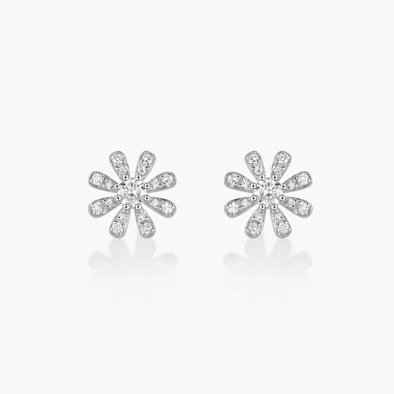 Classic Daisies Flower 18K Gold Stud Diamond Earrings