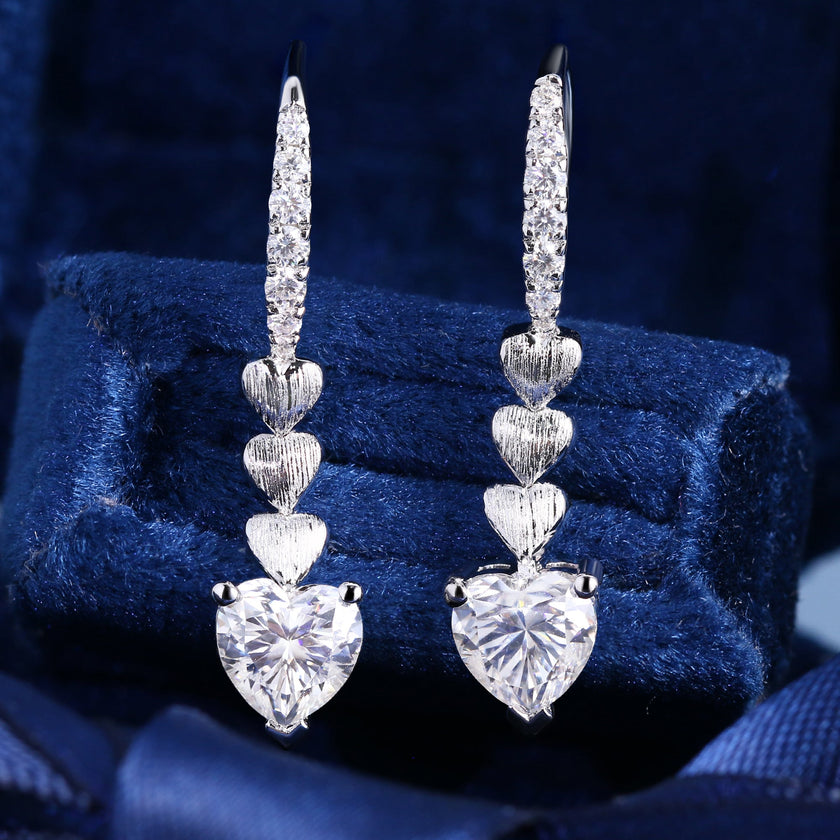 Amore Heartbeat Radiance 18K Gold Moissanite Earrings