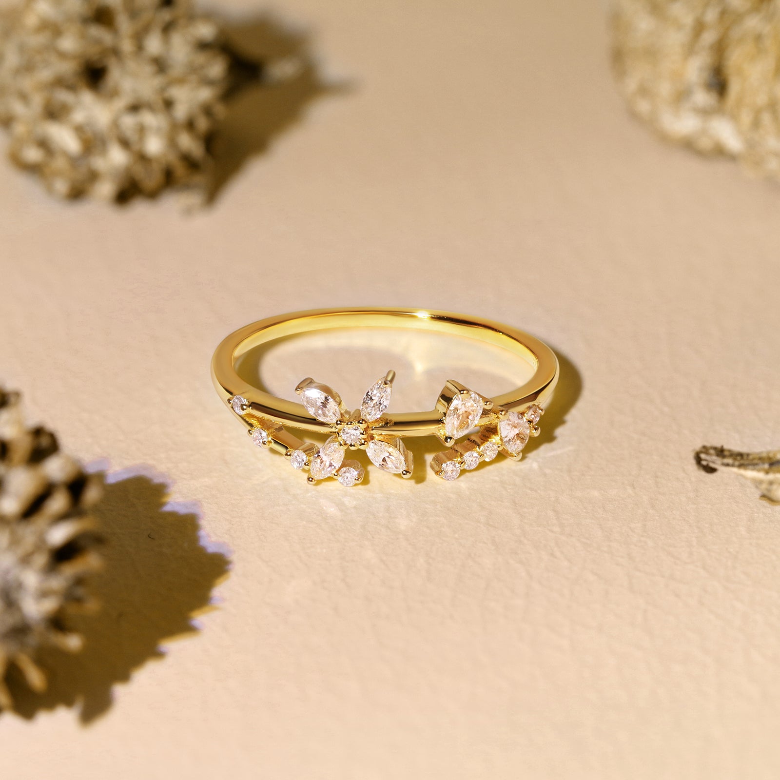 Clematis Party Collection 18K Gold Diamond Ring
