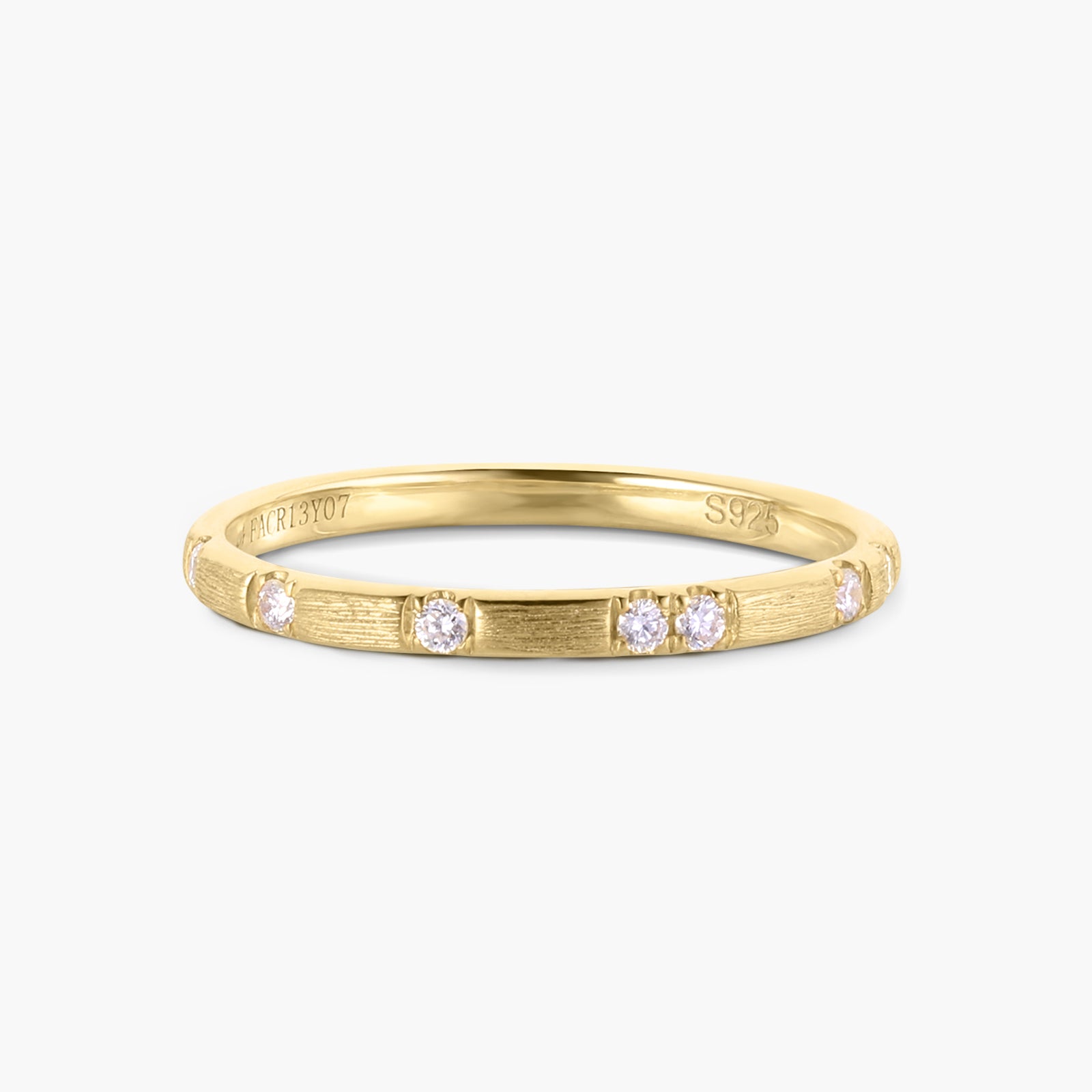 Harmonious Encounter 18K Gold Curved Diamond Ring