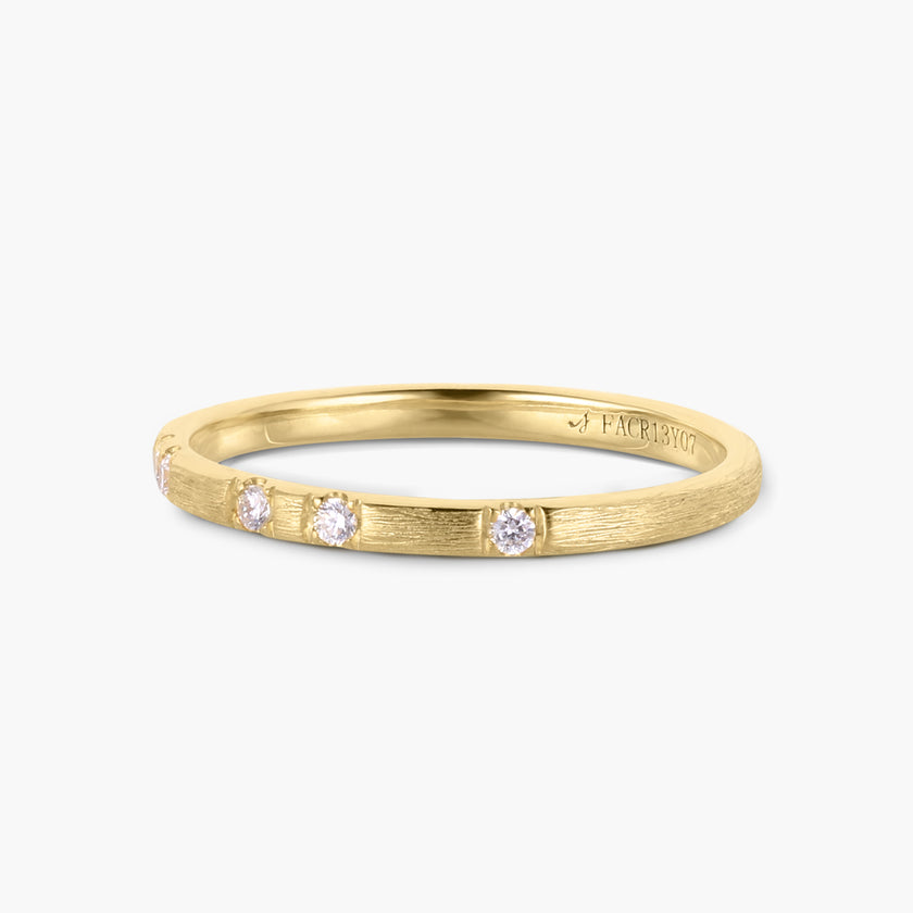 Harmonious Encounter 18K Gold Curved Diamond Ring