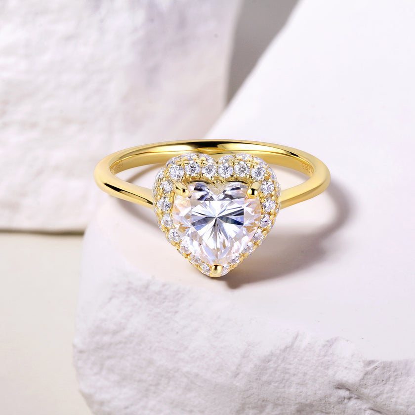 Glowing Embrace 18K Gold Moissanite Ring