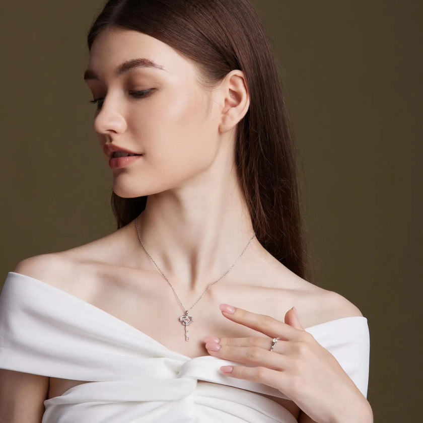 Customized Gift Key 18K Gold Diamond Necklace